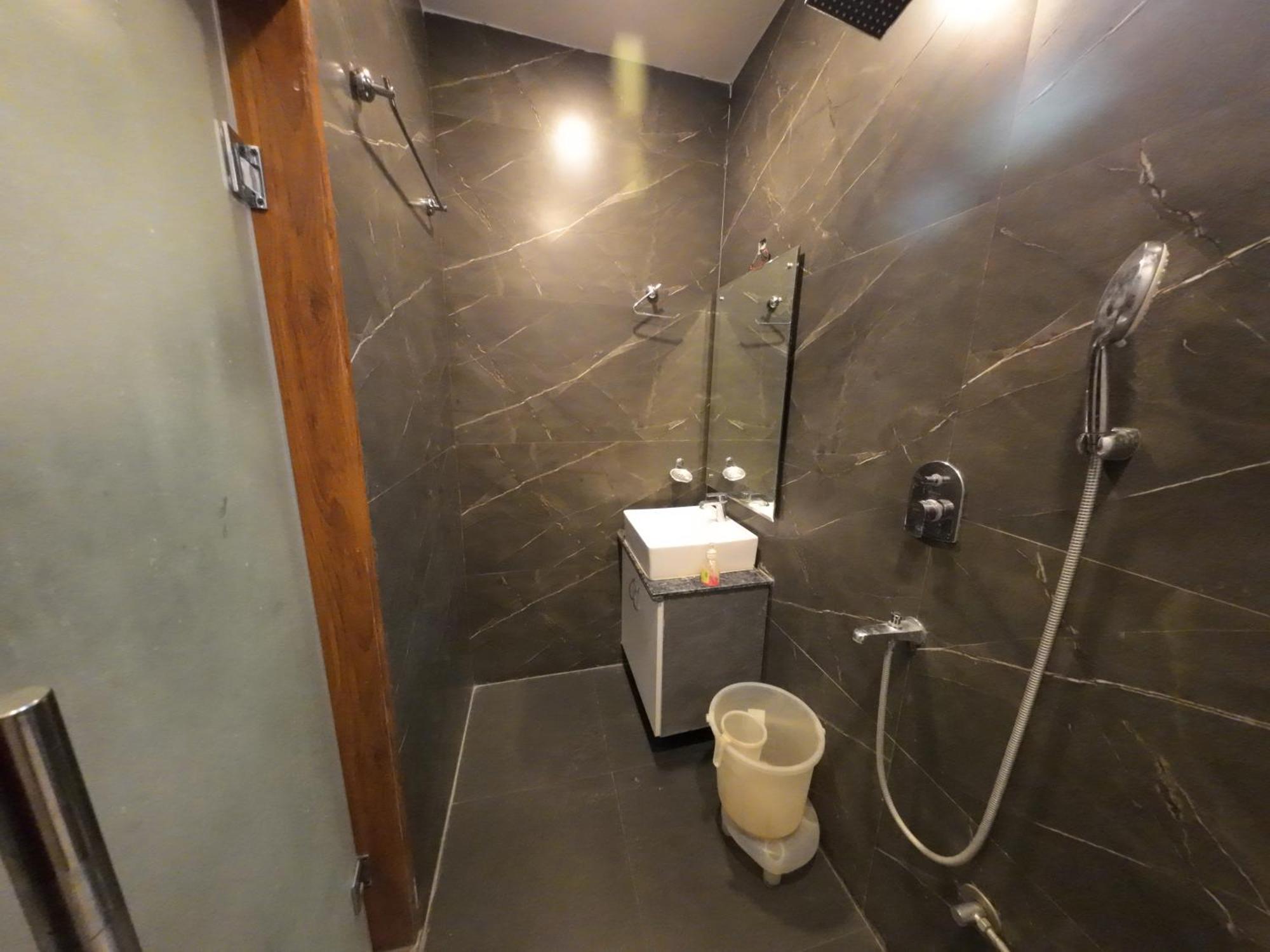 Hotel Hostel Vimal Ganga Rishīkesh Esterno foto