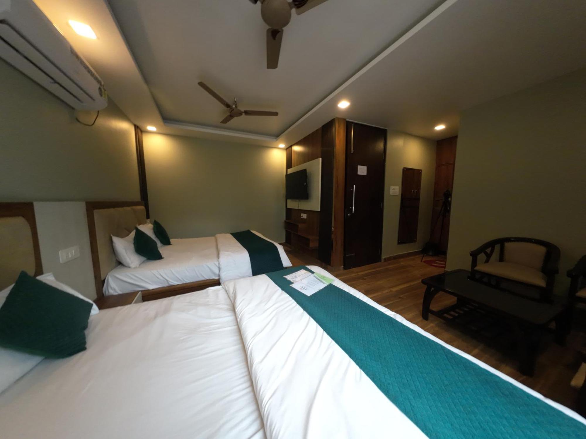 Hotel Hostel Vimal Ganga Rishīkesh Esterno foto