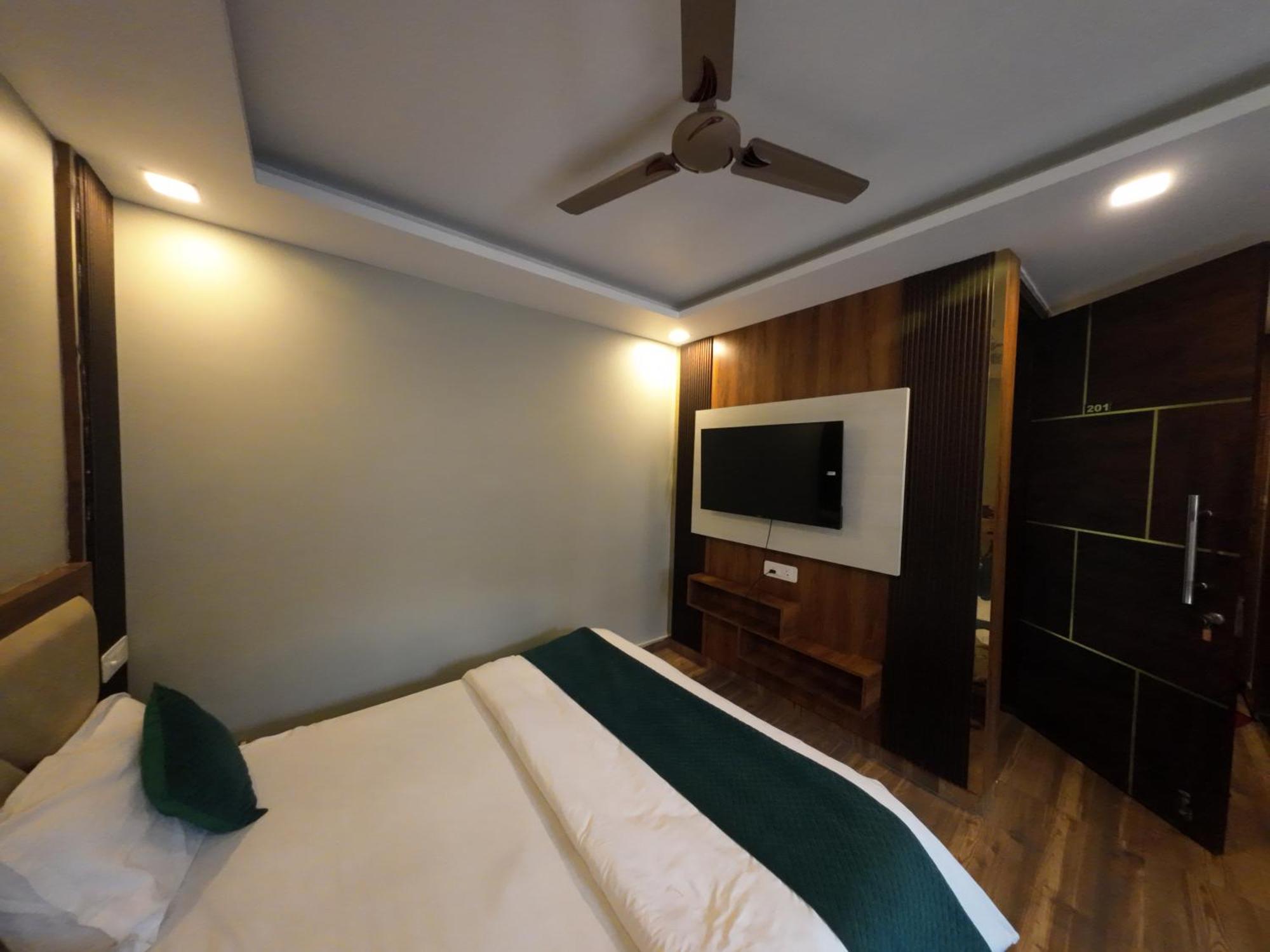 Hotel Hostel Vimal Ganga Rishīkesh Esterno foto